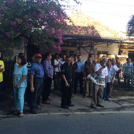 Bersama-Warga-Bungur-melawan-penggusuran-yang-dilakukan-oleh-PT.-KAI